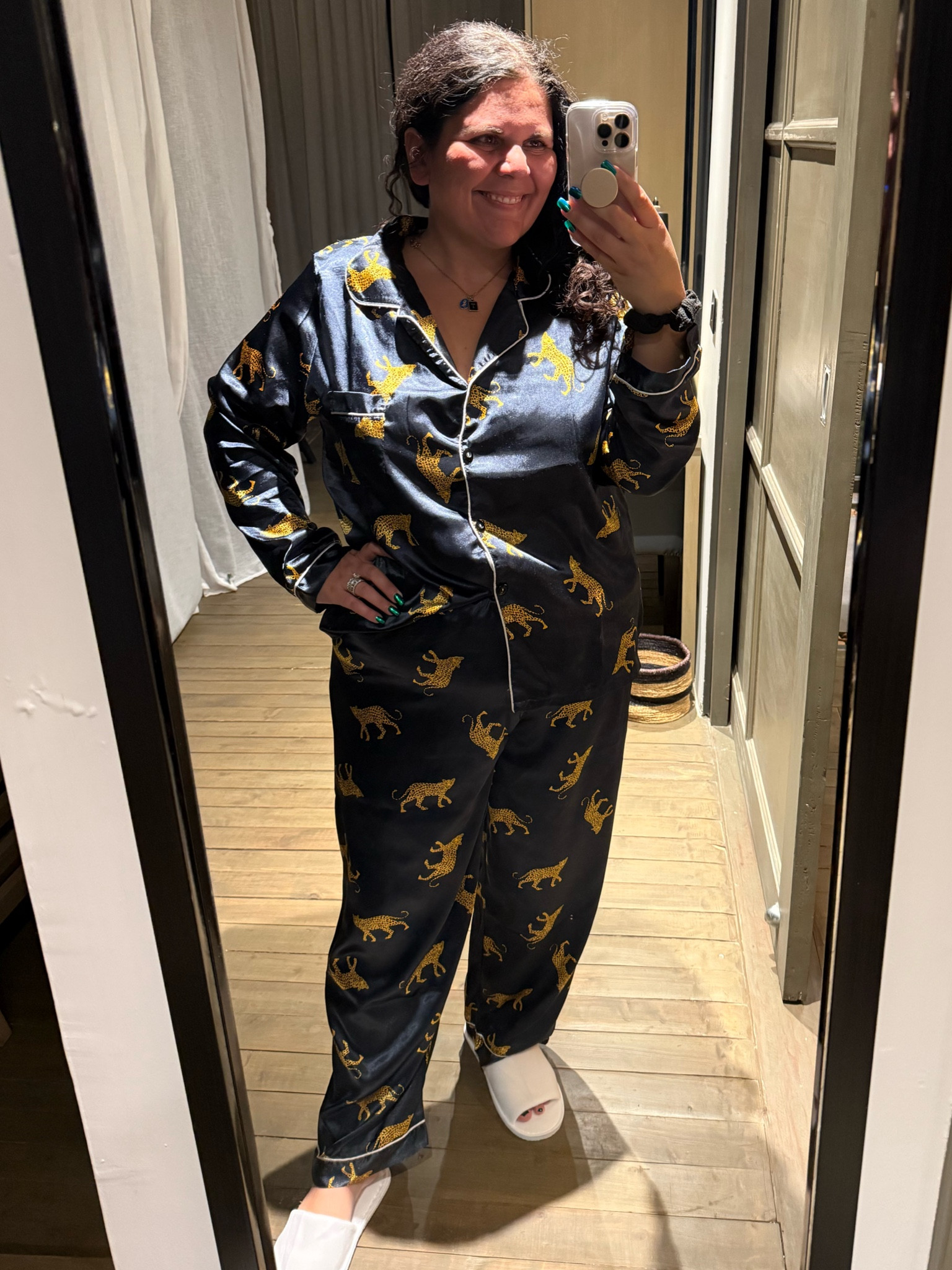 What else would I wear to bed on a safari?



#LTKMidsize #LTKTravel #LTKFindsUnder50