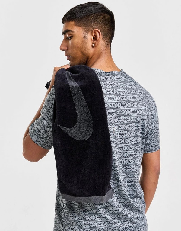 Nike Medium Sport Towel | JD Sports (UK)