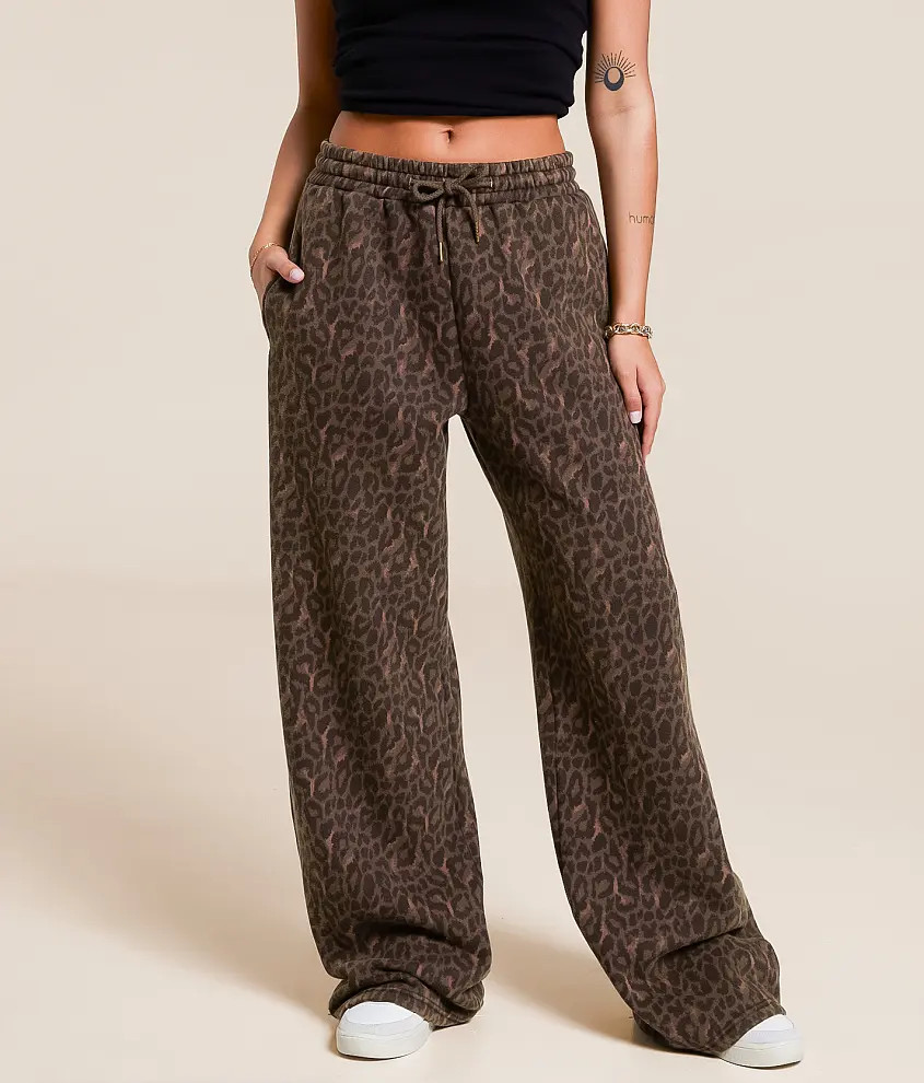 Wide Leg Cheetah Sweatpant | Buckle