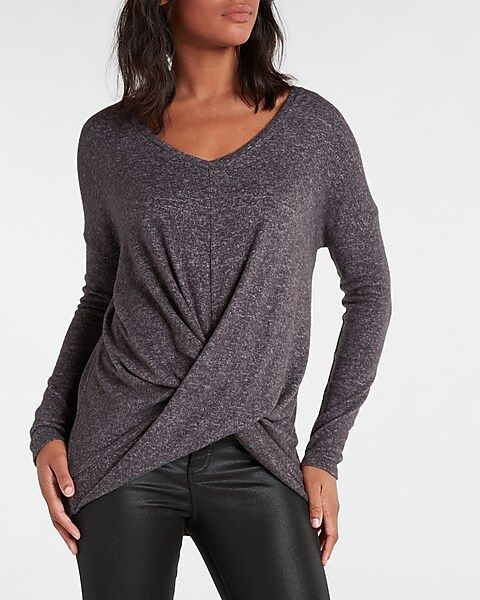 Cozy Twist Front V-Neck London Tee | Express