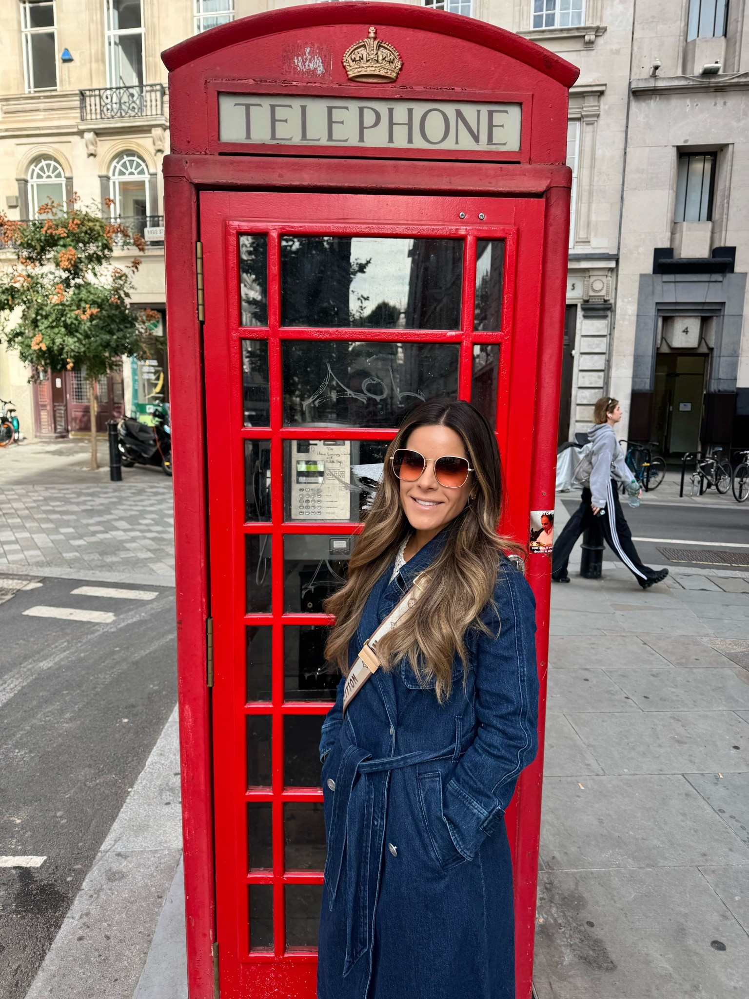London Sightseeing Must-Have: The Perfect Trench! 🇬🇧
You can't do London right without the perfect trench coat! It instantly makes any outfit look chic and put-together. From walking along the Thames to popping into a museum, this coat is a non-negotiable for sightseeing! 🏛️
A classic trench is truly an investment piece that will last forever. I love styling mine over simple basics for an effortlessly polished travel look.



#LTKtravel #LTKEurope #LTKLondon #LondonStyle #TrenchCoat #SightseeingOutfit #TravelEssentials #CapsuleWardrobe #ClassicStyle

#LTKStyleTip #LTKTravel