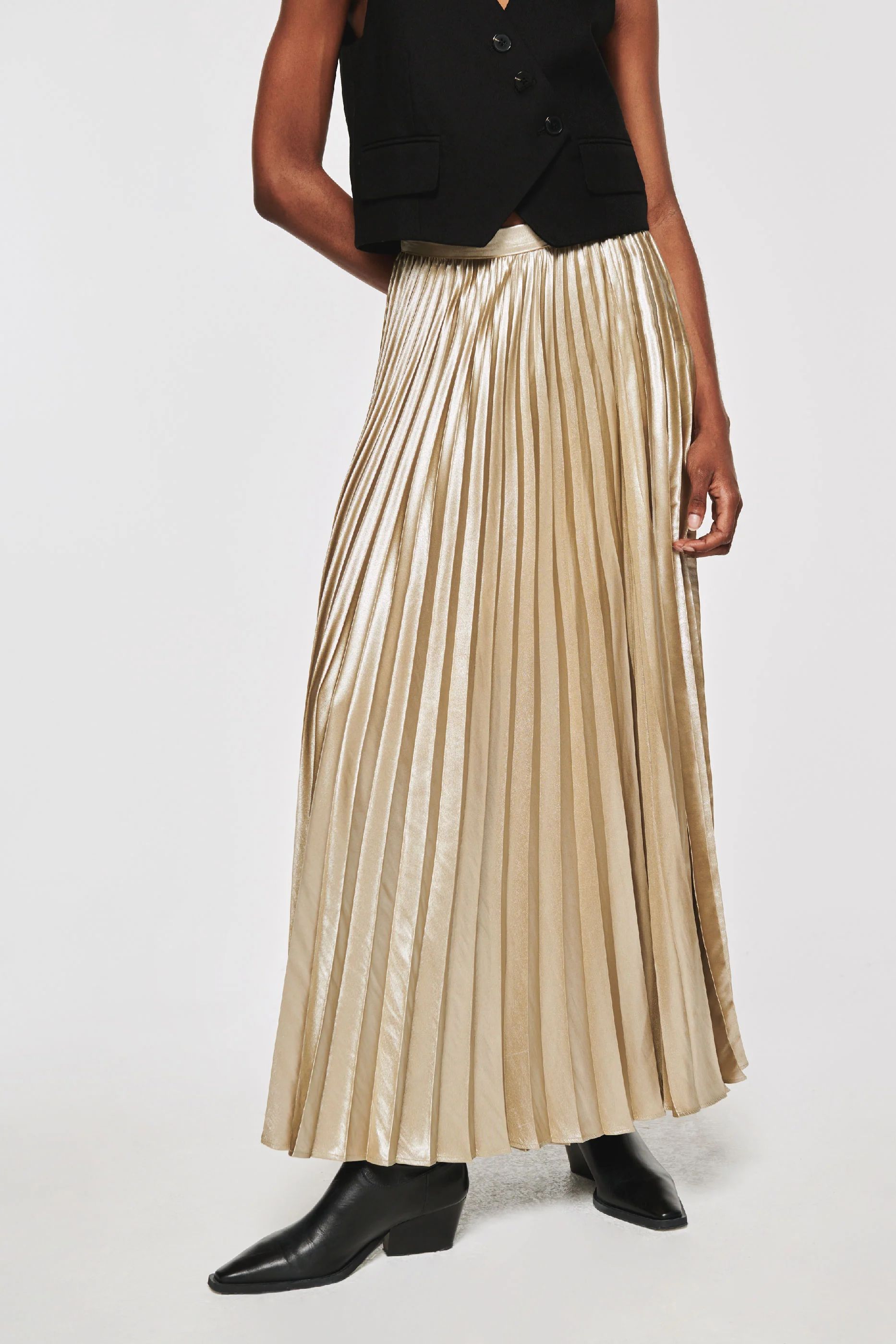 Lia | Foil Pleated Midi Skirt in Gold | ALIGNE | Aligne UK