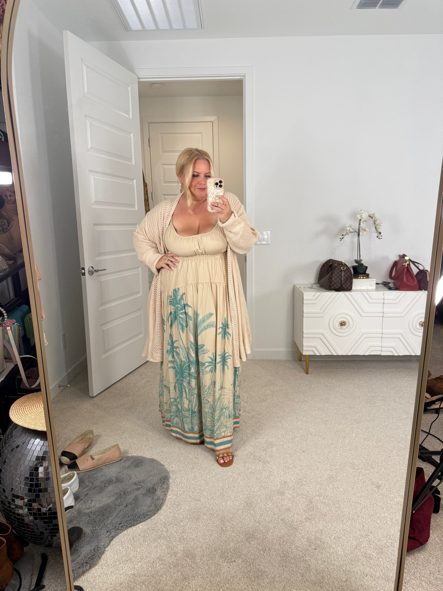 Dress is SHORE- Emilia maxi dress in blue leopard sadly I cannot link it here, but I did link it on Instagram if you dm me there the code 580 you’ll receive the link automatically ￼
cardigan is linked here comes in tons of colors. I’m wearing the 1x

#LTKPlusSize #LTKOver40 #LTKootd