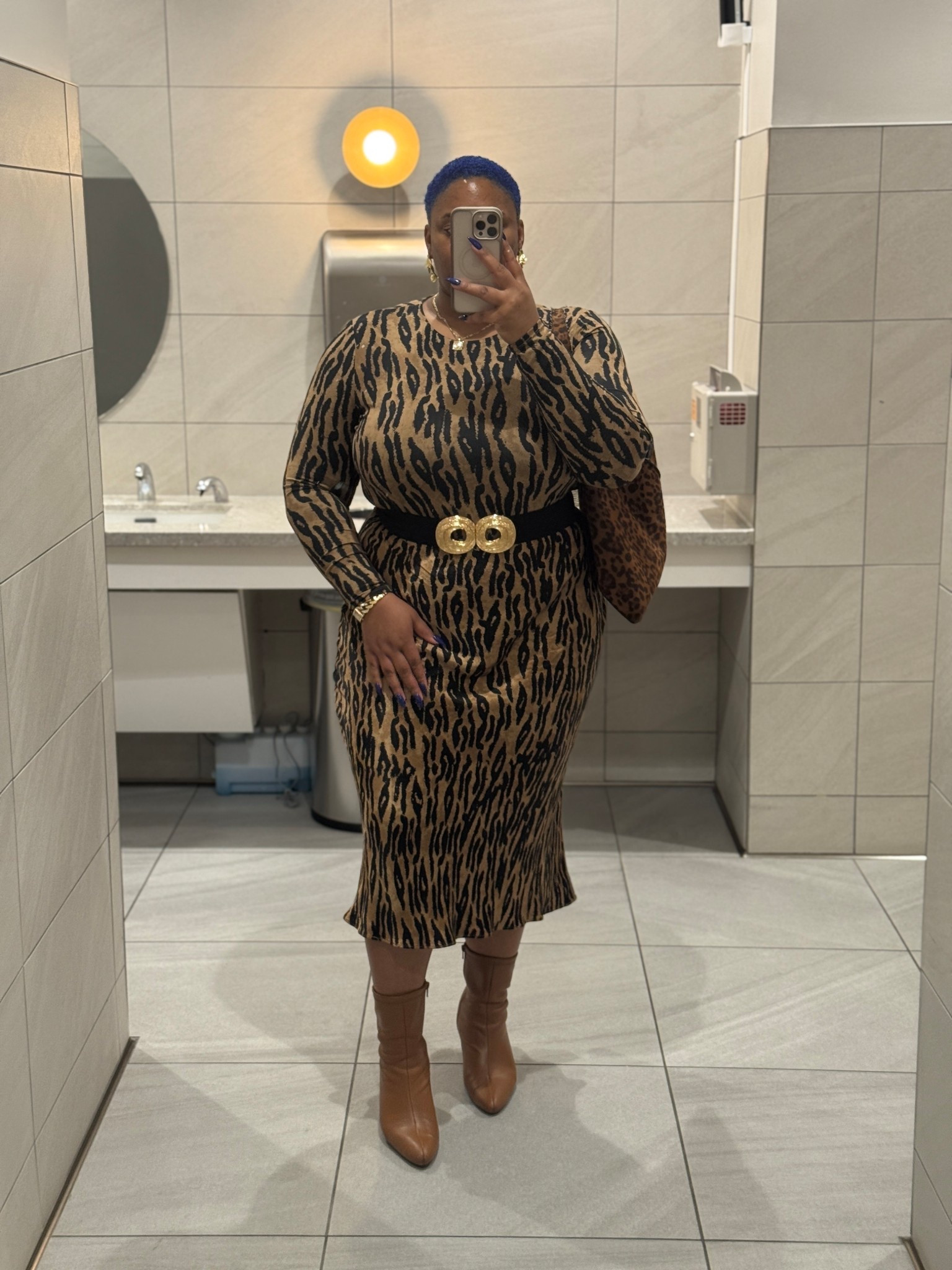 Stripped print LTK outfit Inspo! The exact items can’t be listed, but I found close alternatives to build a similar outfit 🐅🖤 

#LTKgrwm #LTKPlusSize