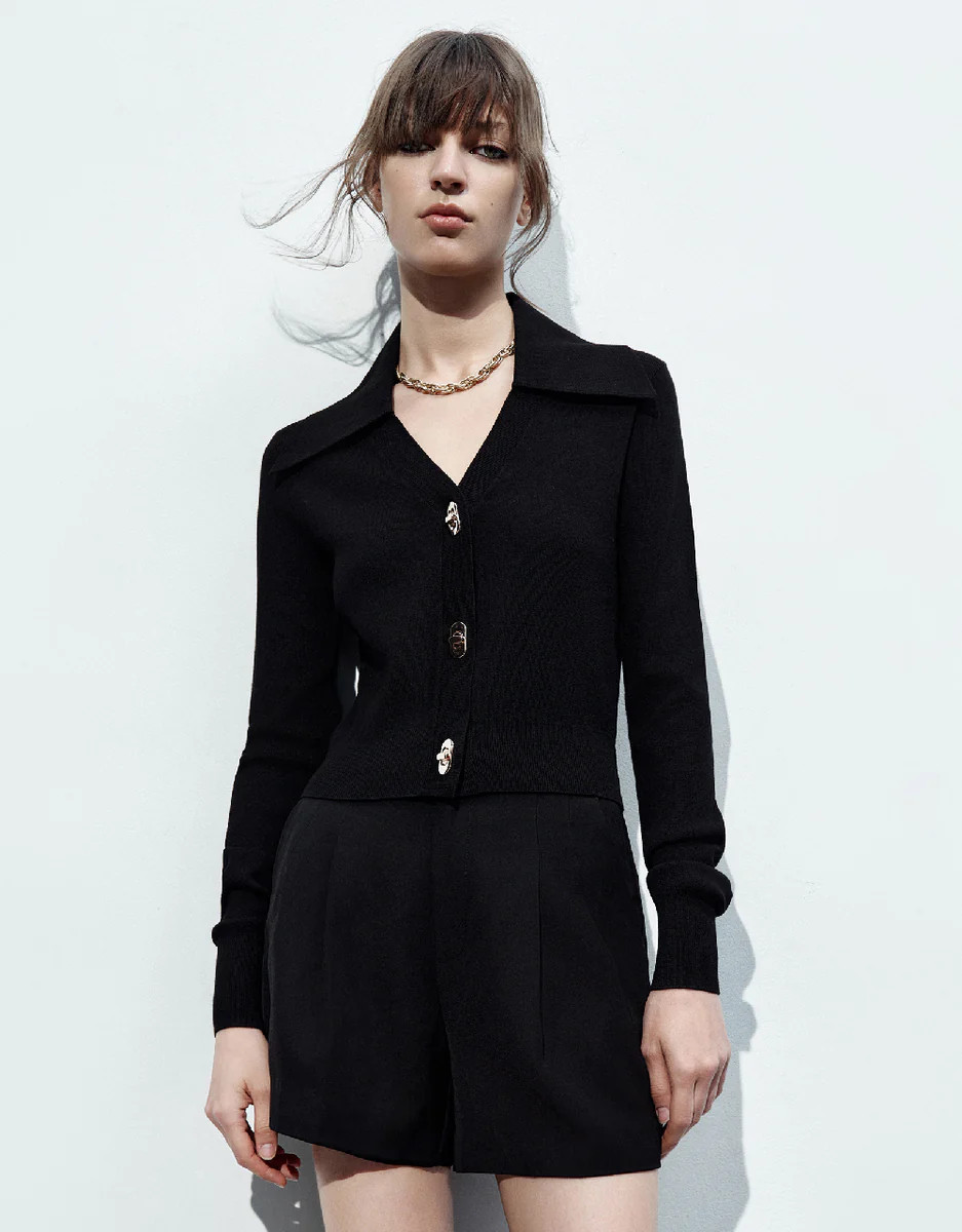 Square Button V-Neck Knitted Cardigan | Urban Revivo