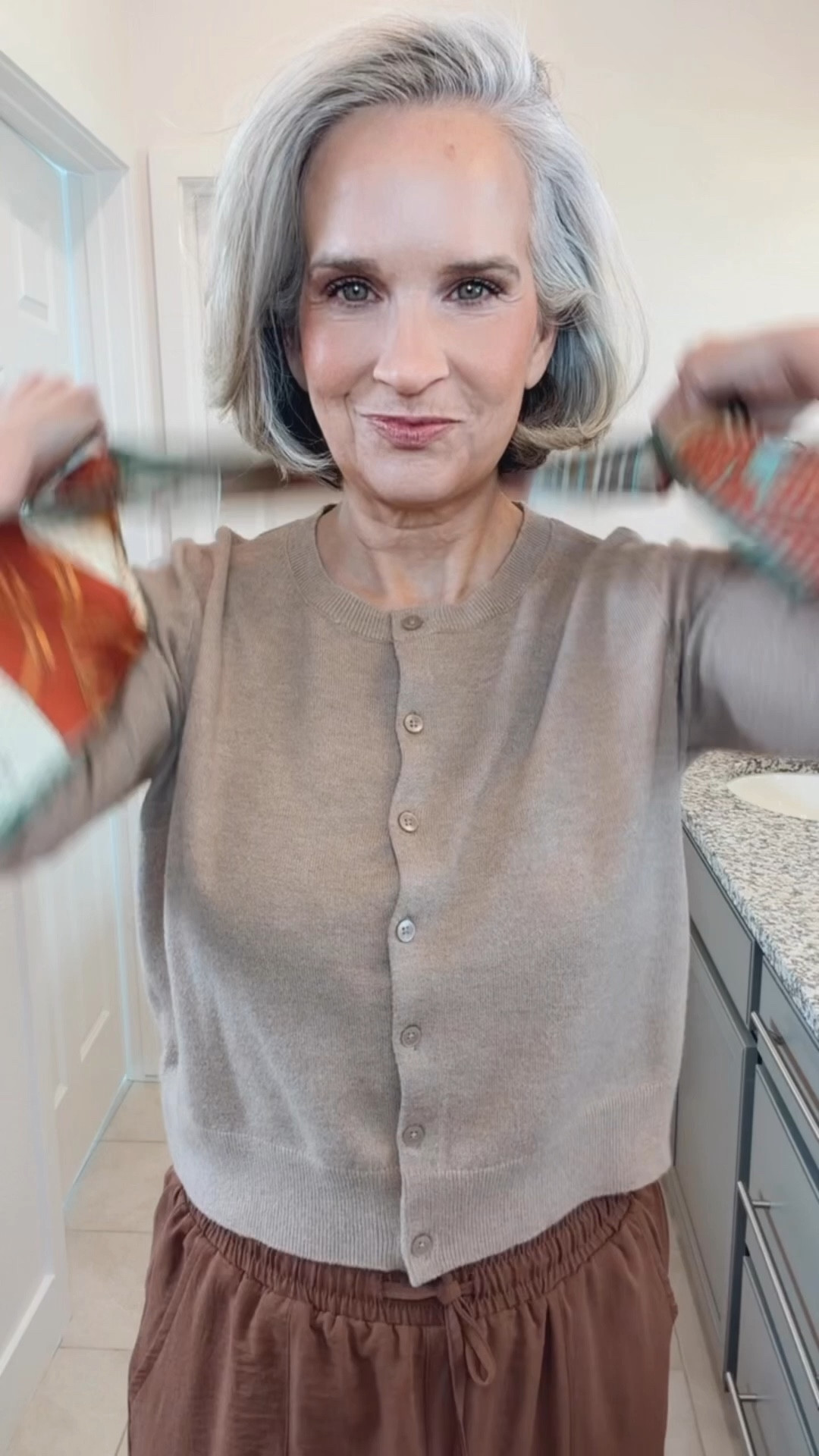 Another scarf tying hack. I love this one- it’s so chic and elegant!

Styling tips, over 40, mature women, midlife fashion, Amazon, cardigan, barrel pants, over 50

#LTKgrwm #LTKOver40 #LTKWorkwear