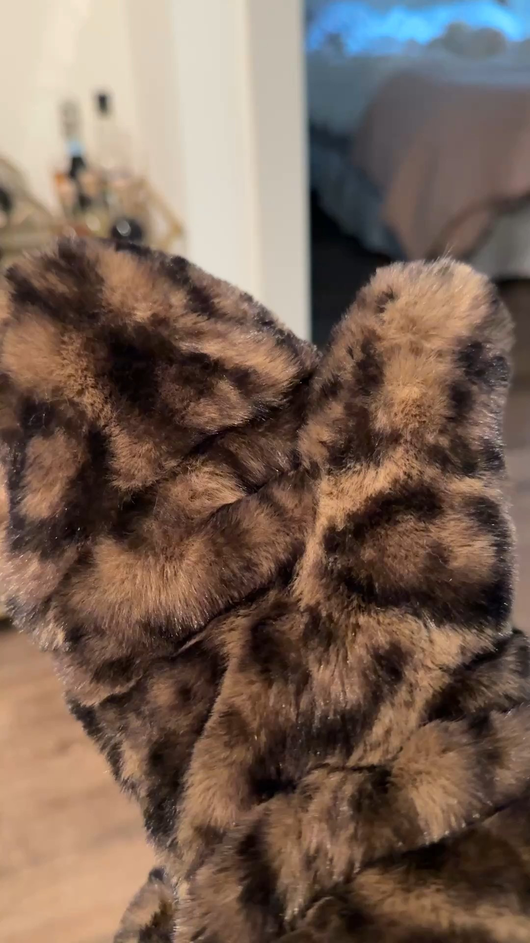 These are a splurge but SO worth it 😍😍😍😍

Mittens
Leopard print
Winter 

#LTKstorytime #LTKGiftGuide #LTKFindsUnder100
