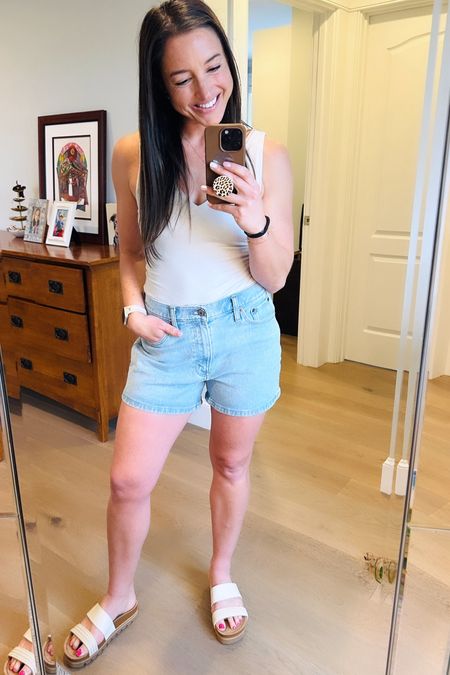 Abercrombie shorts are on major sale! 🛍️ All shorts are 25% off, plus get an additional 15% off with code AFSHORTS. Perfect for sunny days! ☀️ #AbercrombieSale #SummerStyle #LiveFitWithEm

#LTKFindsUnder50 #LTKStyleTip #LTKSaleAlert
