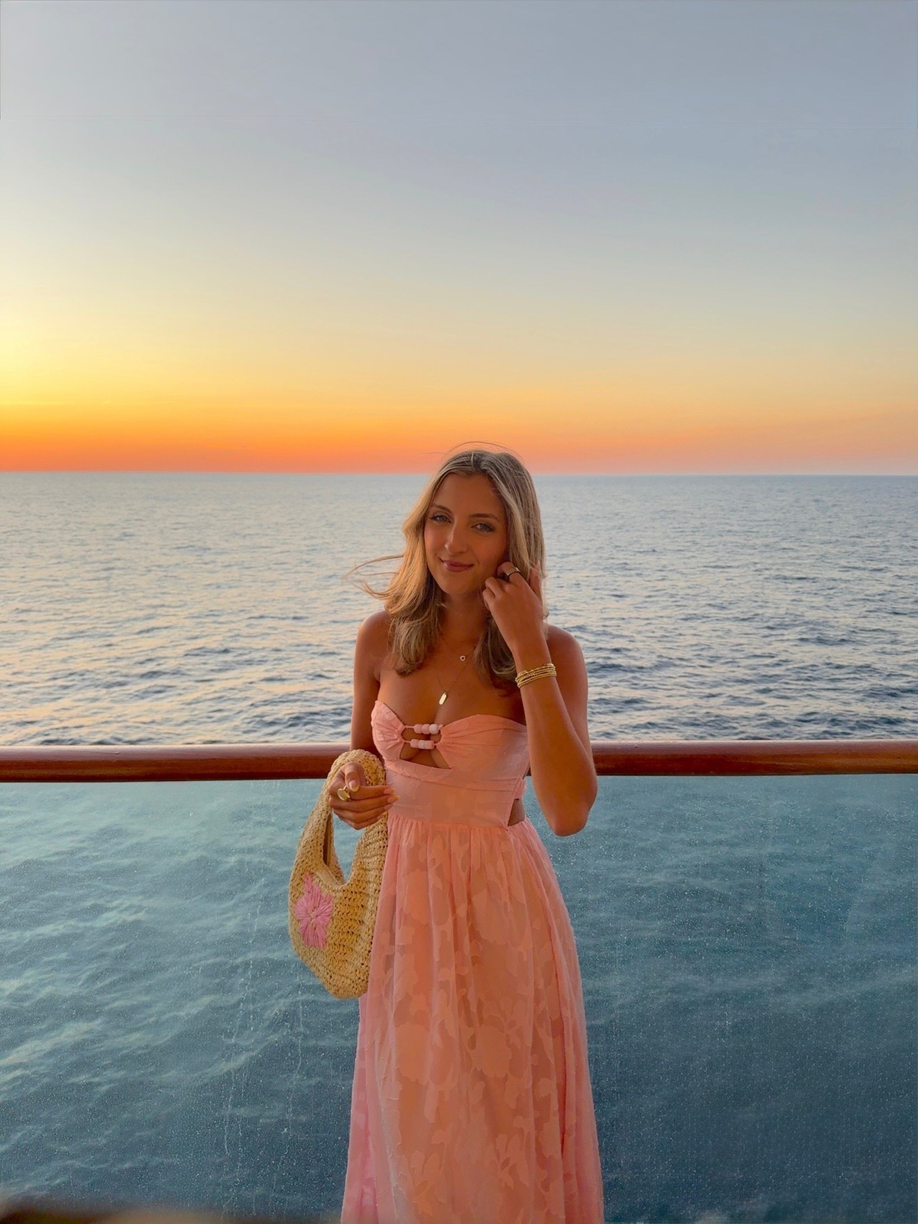 cruise vacation outfit idea! use code FOMCKENZIE for 10% off 💕