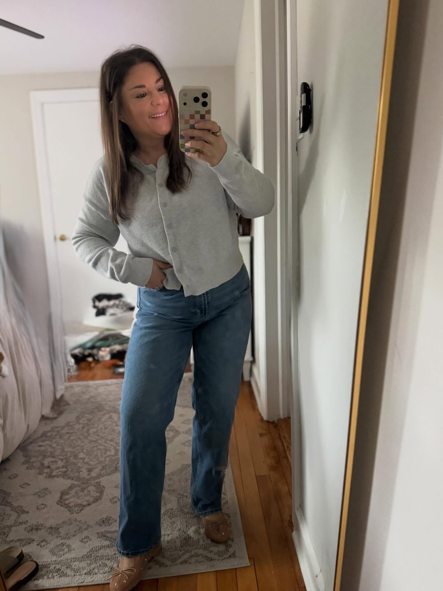 .
.

happy friday! ready for a weekend of fun mixed with a lot of organizing I’m going to be doing!

jeans: @target + they’re incredible 
cardi + shoes: @amazonfashion @amazon 

#toddlermom #momlife #relatablemom #toddlermusthaves motherhood boymom mom life working mom ootd target creator @target Amazon creator