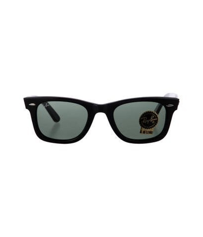 Ray-Ban Wayfarer Gradient Sunglasses w/ Tags black Ray-Ban Wayfarer Gradient Sunglasses w/ Tags | The RealReal