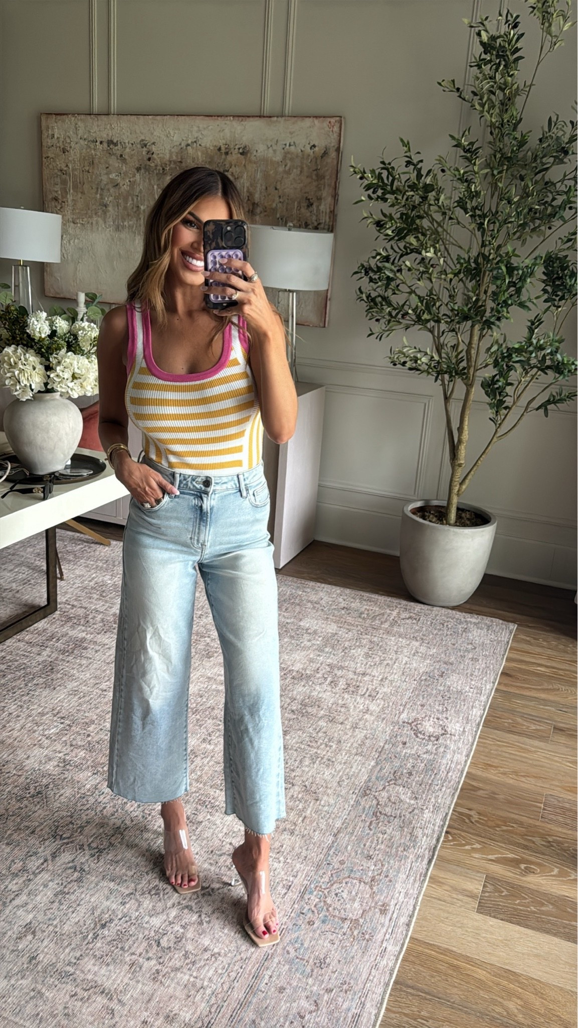 wearing a small top and 26 in denim. Use code hollie40 for 40% off 🫶🏼