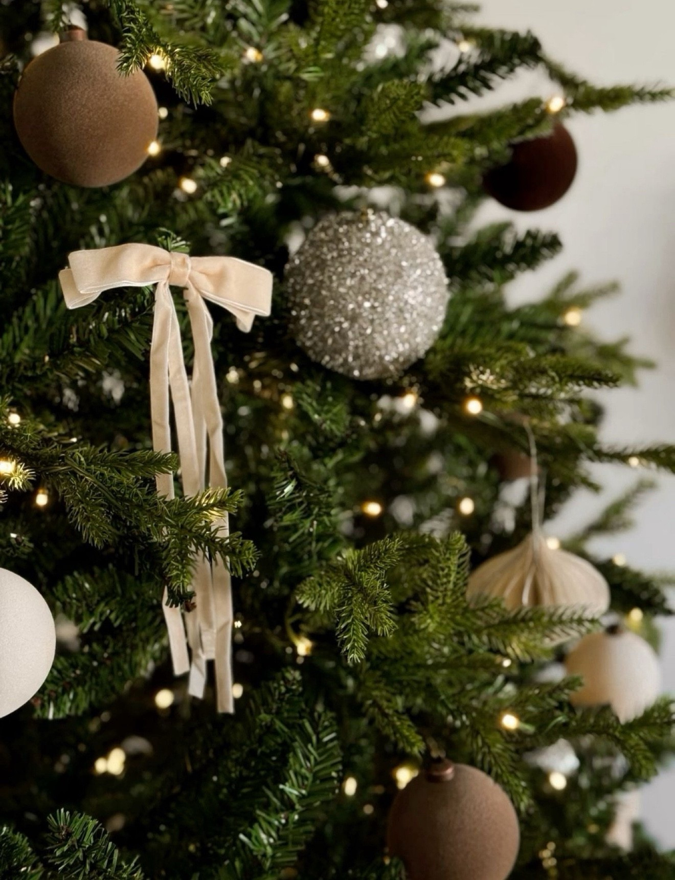 don’t wait till things are about sold out ! 

#LTKHoliday #LTKSaleAlert #LTKFindsUnder50