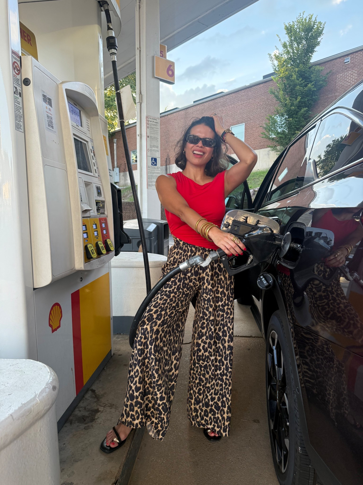 I don't like filling my tank but this look gave me something to feel better about! This top comes in different colors and it is so flattering 👌

#LTKOver40 #LTKStyleTip