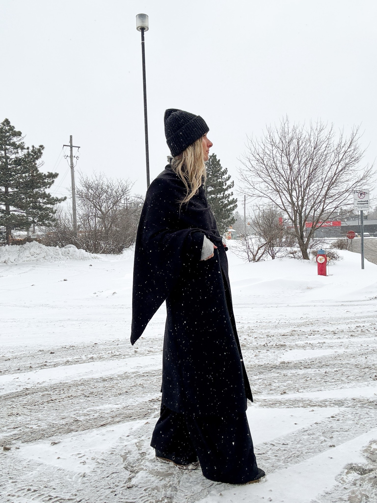 Ponchos and capes this winter ftw

Mine is the Amazon one linked below and I’m so happy with it! It’s a fine knit, nothing fancy but for the price, it looks great and has a beautiful drape. I just ordered in a cream colour bc I wear the black regularly  

#LTKootd #LTKFindsUnder50 #LTKTall
