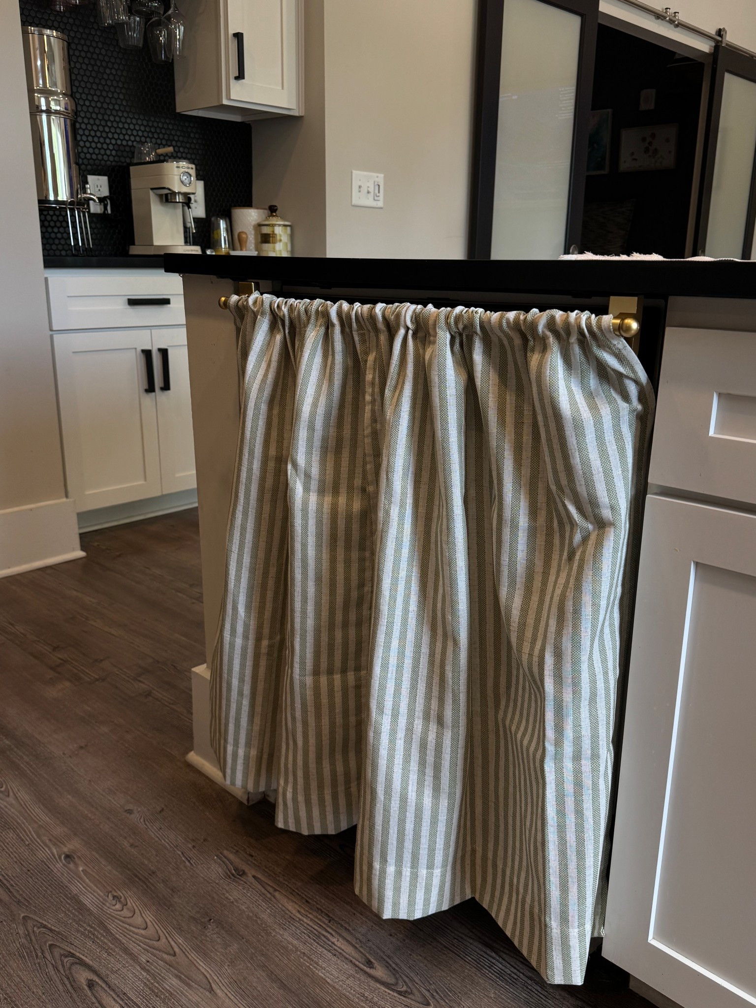 Dishwasher hiding hack

#LTKFindsUnder50 #LTKHome #LTKStyleTip