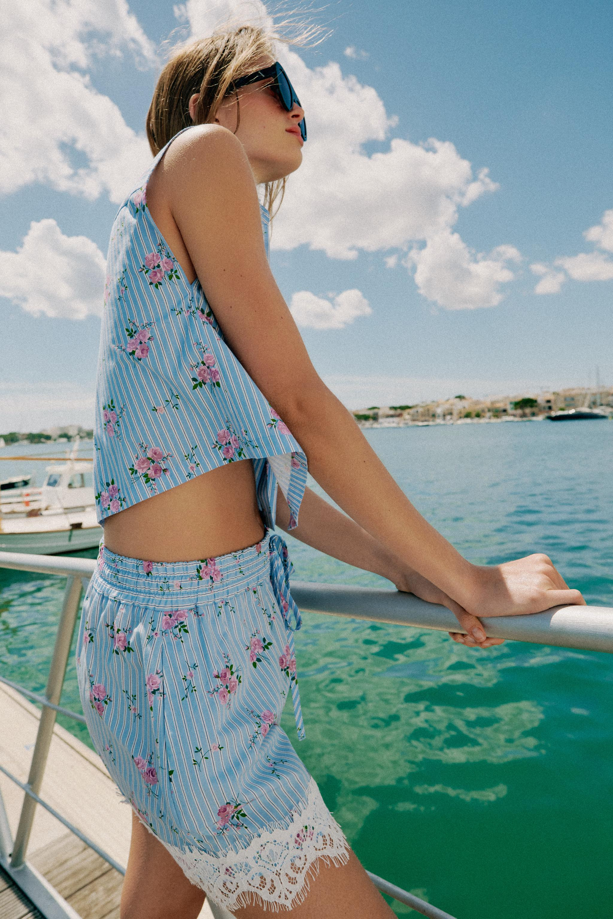 STRIPED SLEEVELESS SHIRT | Zara US