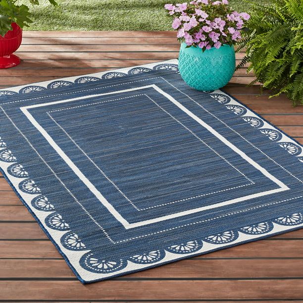 Better Homes and Garden Scallop 5' x 7' Navy and Cream Outdoor Rug | Walmart (US)