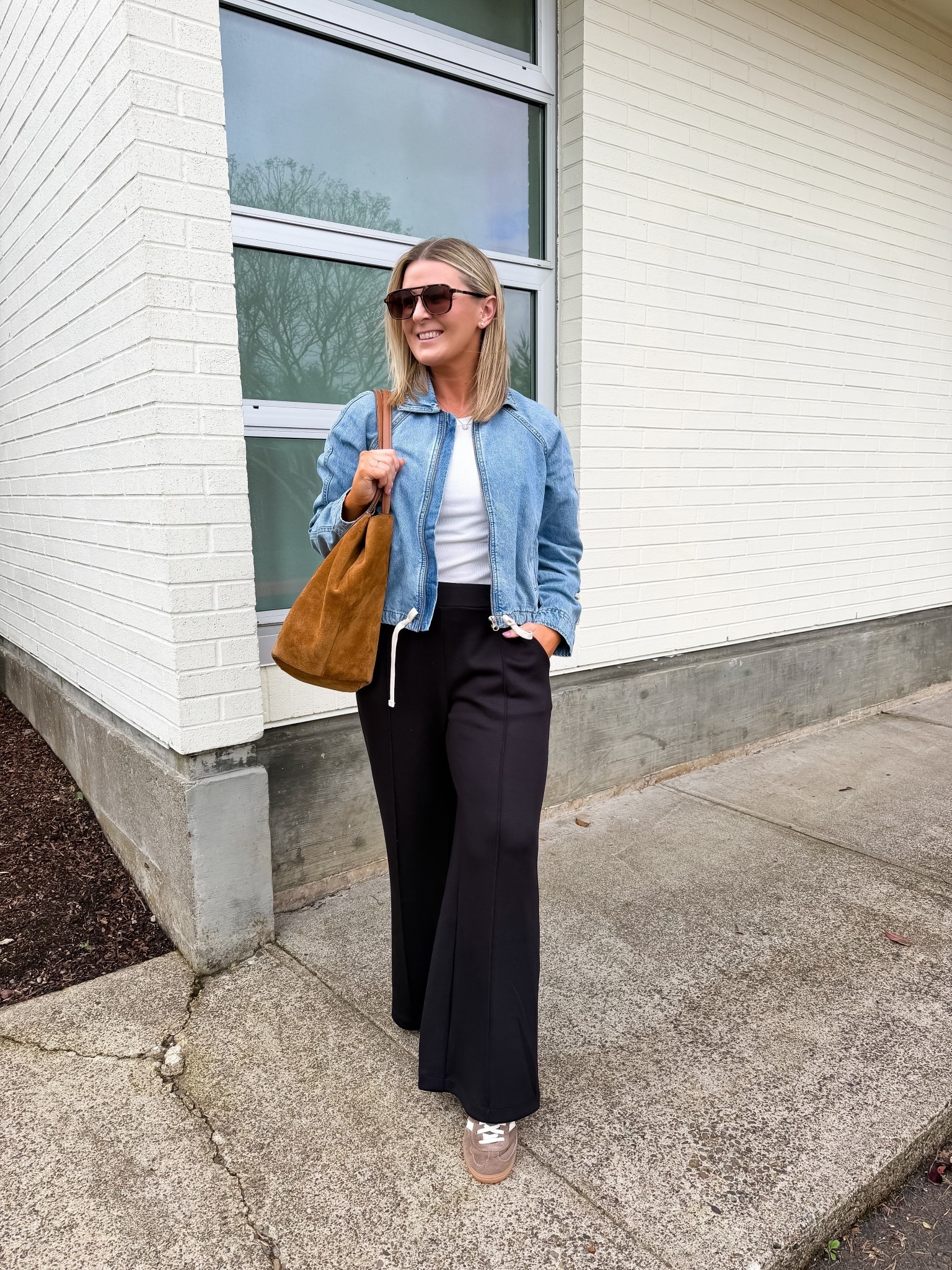 Sports mom outfit | 



#LTKOver40 #LTKootd #LTKmomlife