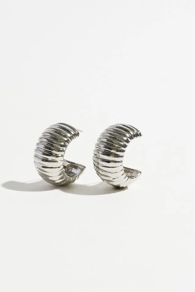 Large Ribbed Hoop Earrings | Dynamite Clothing