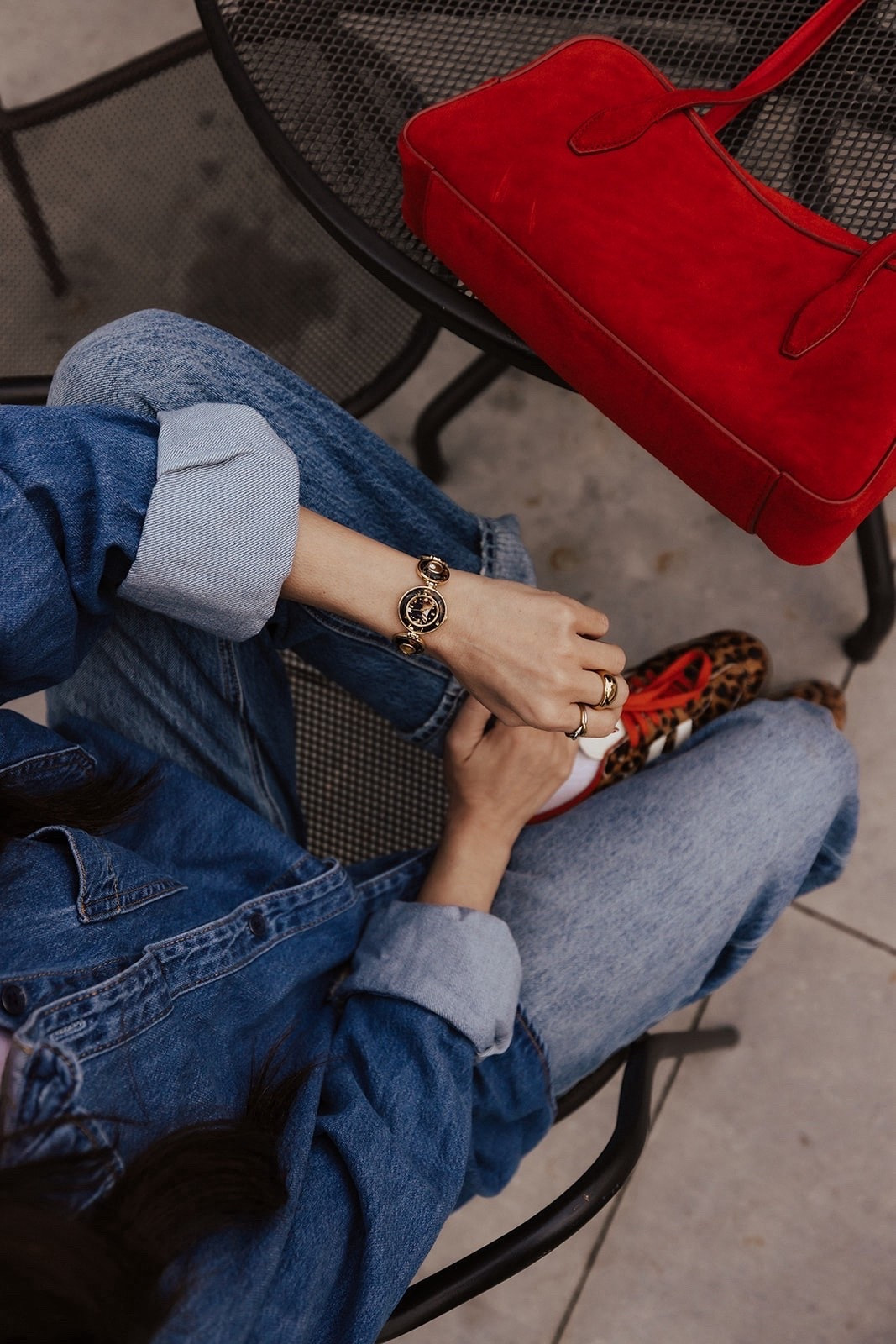 Denim on Denim 

Watch is on IG @bunbunoclock 


#LTKootd