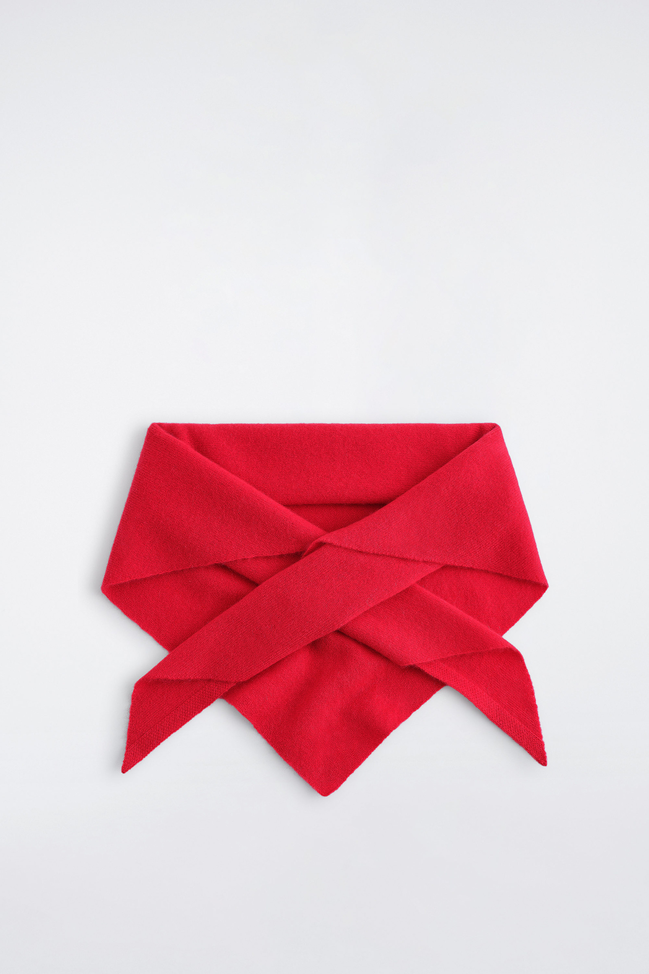 CASHMERE TRIANGLE SCARF - RED | COS US | COS (US)