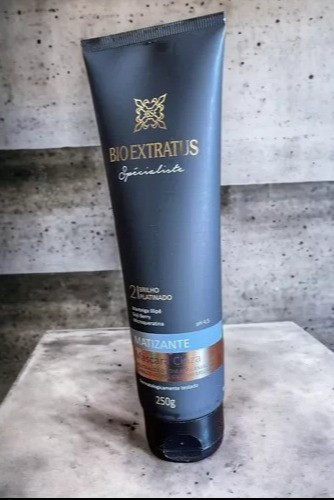 Na hora de matizar os meus grisalhos,eu não abro mão de uma boa hidratação 🥰 BIO EXTRATUS SPECIALISTE entregando tudo e mais um pouco 😍

#LTKbrasil #LTKbeleza #LTKpromo