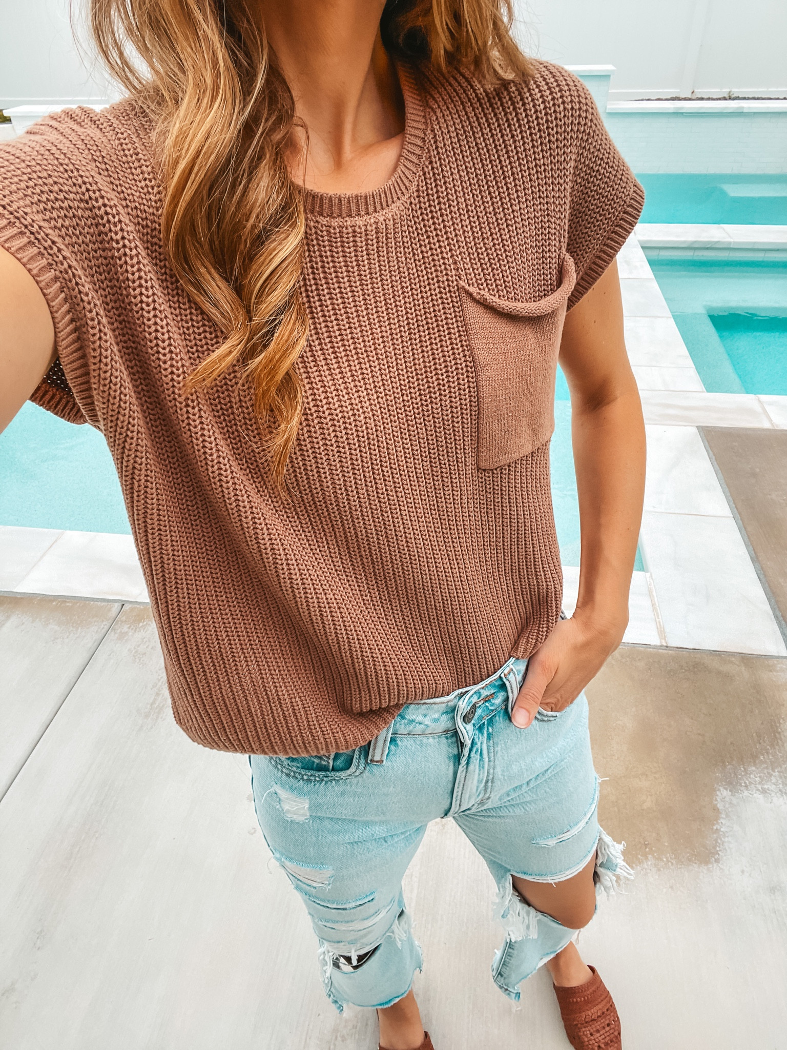 Transitioning fall outfit 🍂 knitted tank, distressed jeans, mules.

#falloutfits #jeans #knittedtop #falllook #falltrends #ltkfall #fallstyle #bestjeans #jenniferxerin #stylewithjen #stylewithme #treasures #fallootd

#LTKfindsunder100 #LTKSale #LTKshoecrush