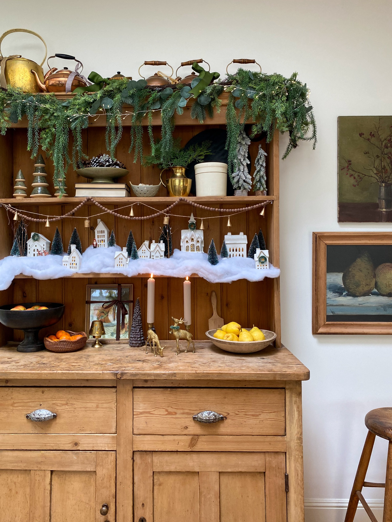 how to dress a welsh dresser for christmas Welsh Dresser Display Ideas