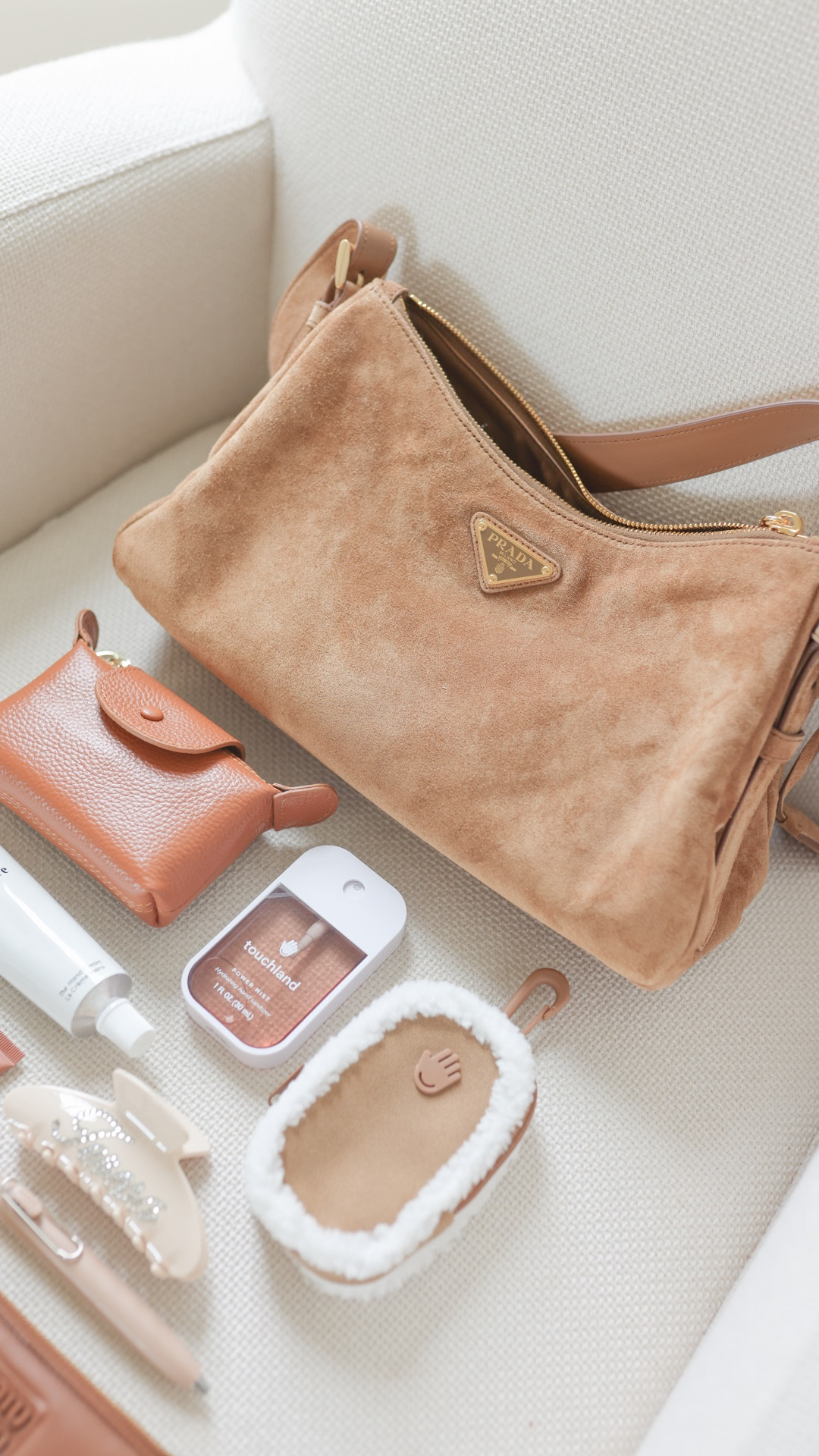 Pack my fall purse with me! 

Fall essentials, purse essentials, what’s in my bag, what’s in my purse, purse essentials 

#LTKStyleTip #LTKFindsUnder50 #LTKFindsUnder100