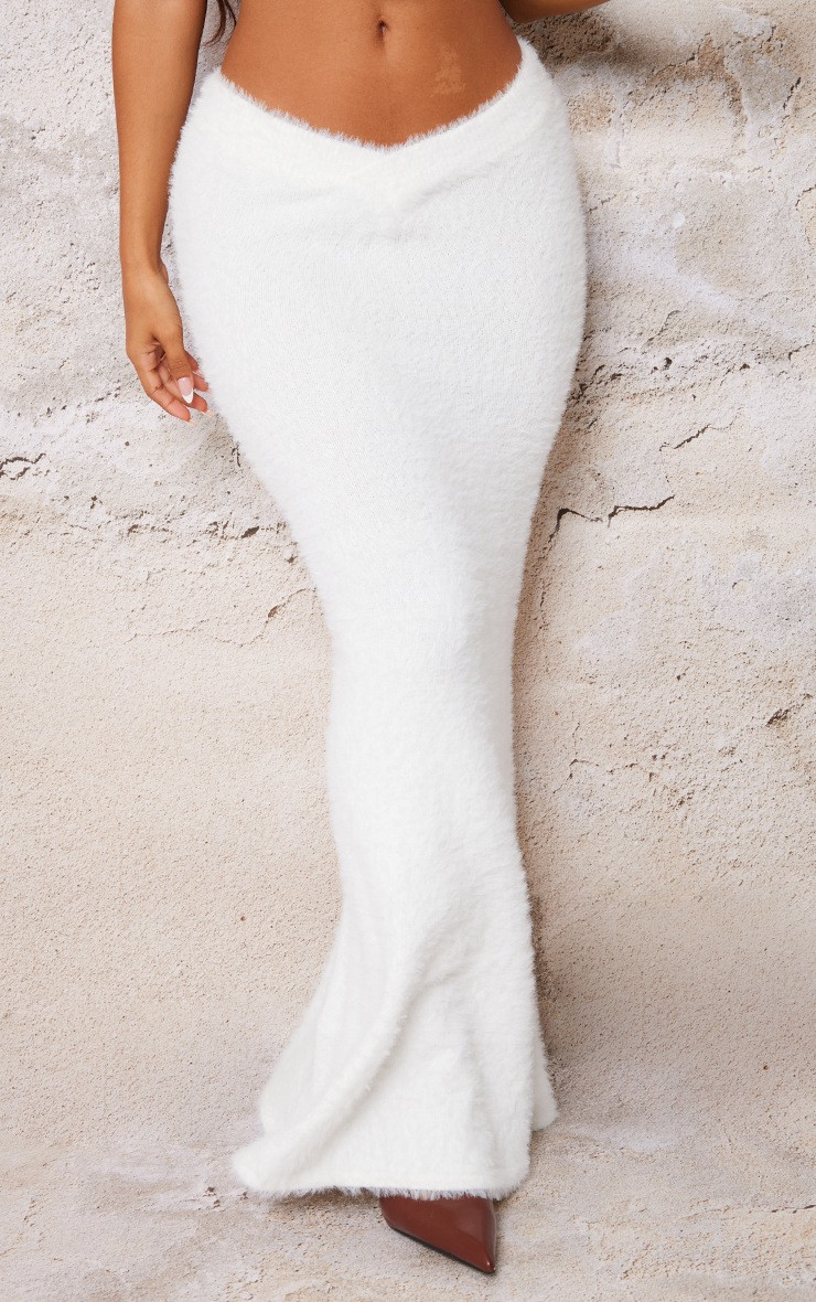 Petite White Fluffy Knit V Front Maxi Skirt | PrettyLittleThing US