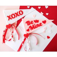 Felt Valentine's Flag, Pennant, Xoxo Be Mine Decor, Party Celebration Flag | Etsy (US)