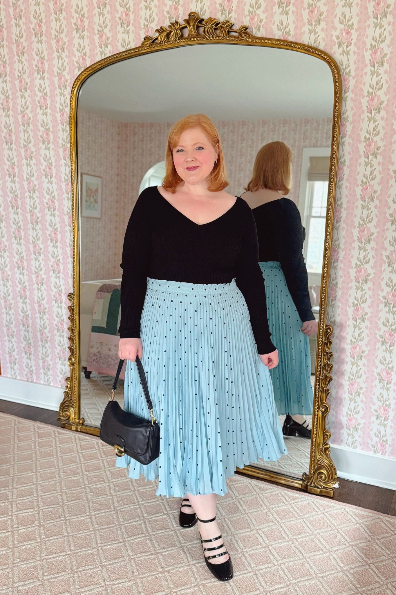 How to Style a Pleated Midi Skirt

Express ribbed top size L
Anthropologie skirt size L
Coach Soft Tabby Bag
Sézane Elodie Mary Janes

#LTKPlusSize #LTKootd #LTKMidsize