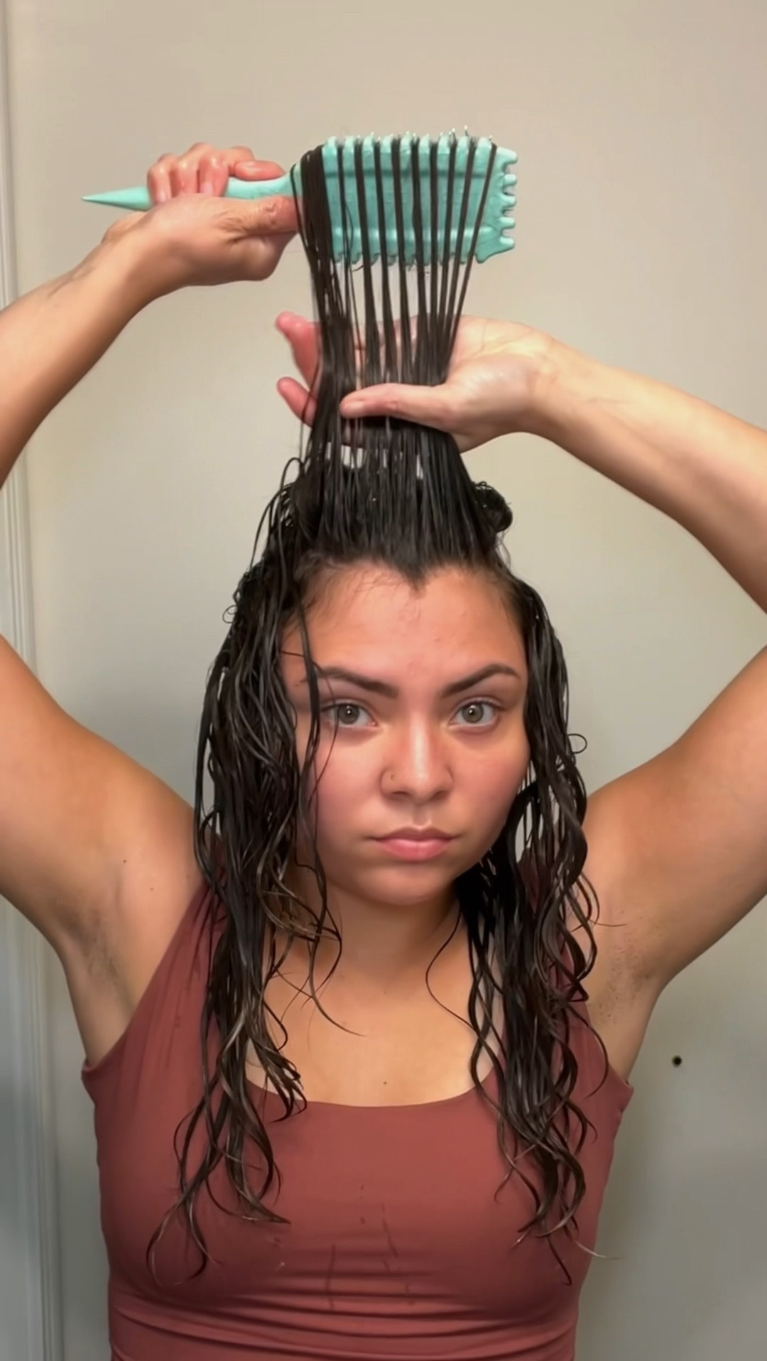 💜Curly hair refresh 💜  Products used:
briogeo Leave In Conditioner & notyourmothers Curl Mousse!
Brush: bouncecurl define brush (use code SYDNEYLYNNN10)
.
Depending on the day before and how my routine held up will determine if I completely rewet everything or just spot refresh! 
.
#curlrefresh #curltips #curlyhairvibes #curlyvideos #notyourmothers #briogeoSale

#LTKVideo #LTKHoliday #LTKHolidaySale