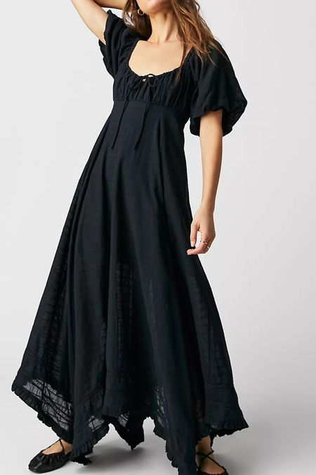 Black maxi dress

#LTKFind #LTKstyletip #LTKSeasonal
