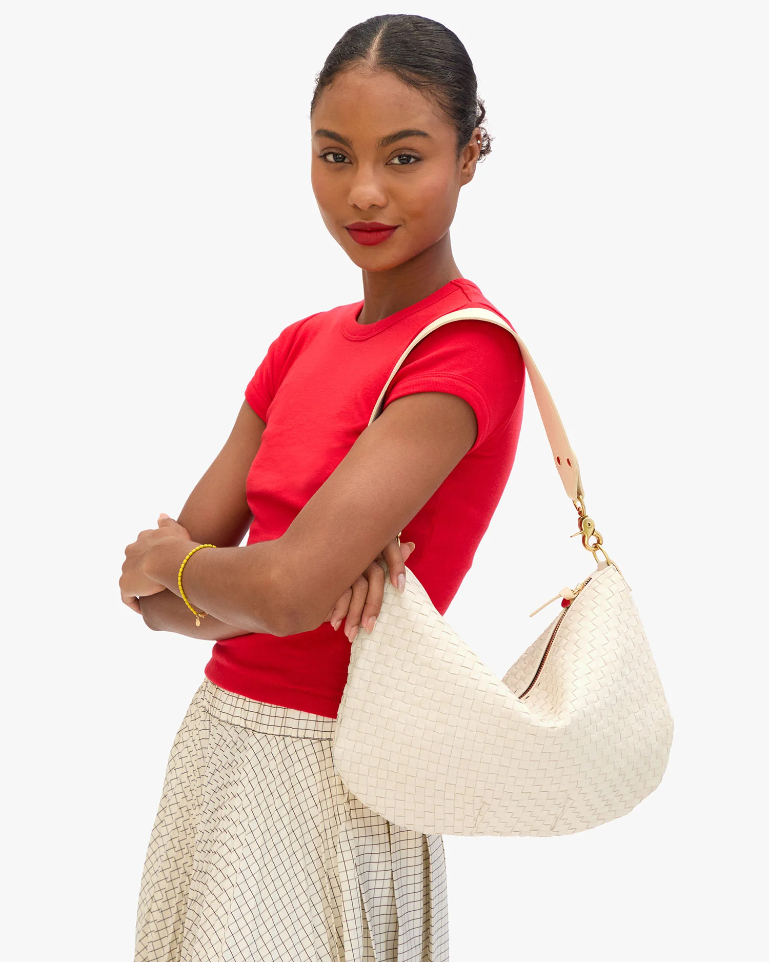 Moyen Messenger | Clare V.