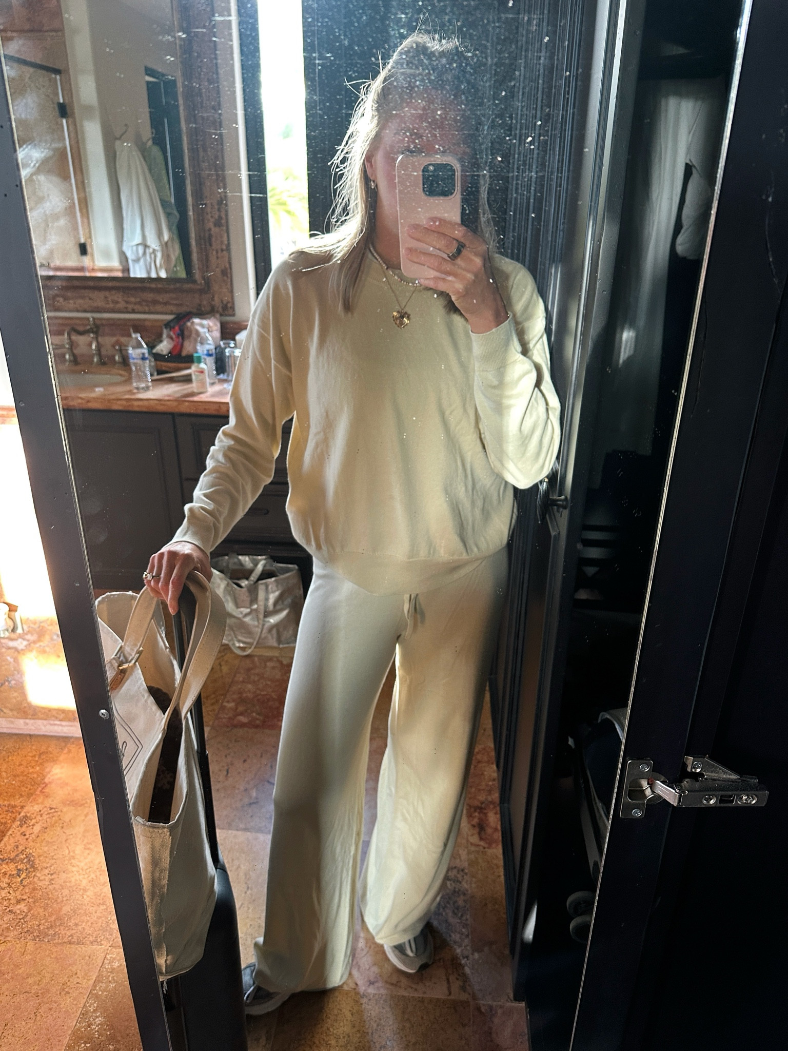 Butter yellow knot travel set!