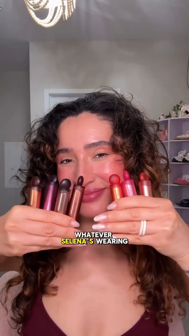 HELLO PIGMENT😍 It’s a lip oil, gloss and lipstick all in one!👏 This three and one gloss delivers nourishment shine, and pigment!💖 I’m wearing the shade embrace and it’s so pretty🥰 Grab them before they sell out!✨

#rarebeauty #lipstick #lipgloss #newmakeup #lipcombo

#LTKBeauty