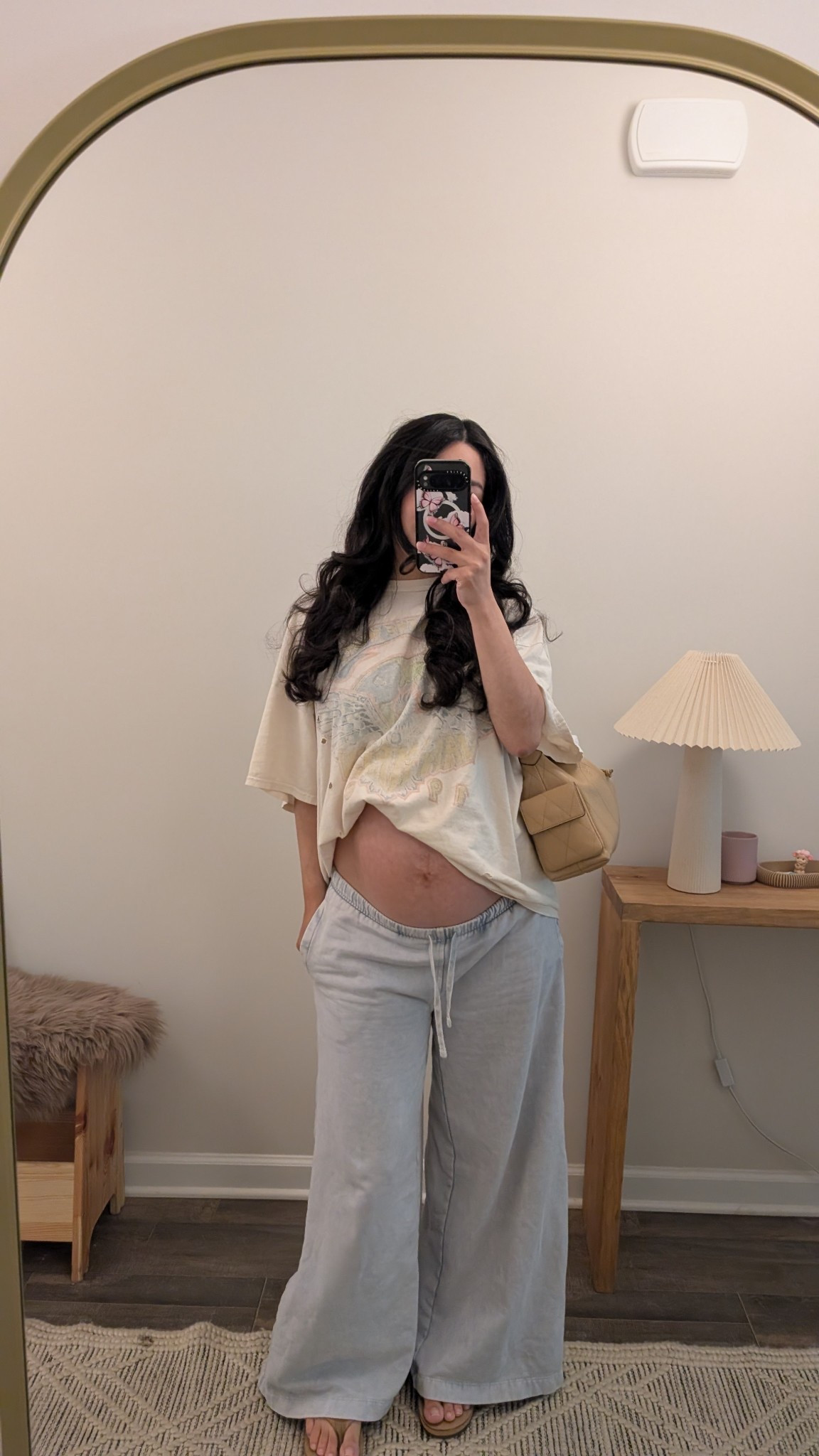 Comfy outfit idea
Oversized band tee
Wide leg sweatpants
Rainbow sandals

#LTKootd