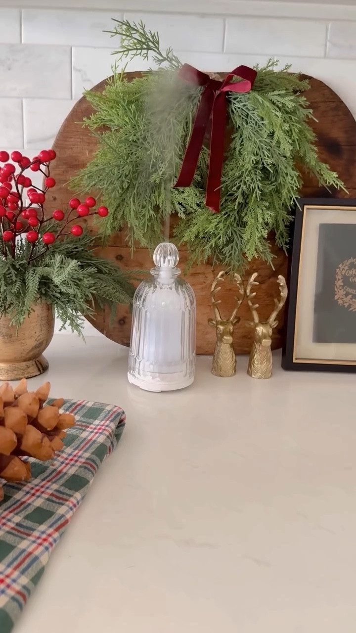 Year-round diffuser… extra elegant during Christmas ✨🎄


#christmasmagic #christmasfinds #diffuser #christmasdiffuser #christmas

#LTKHome #LTKSeasonal #LTKHoliday