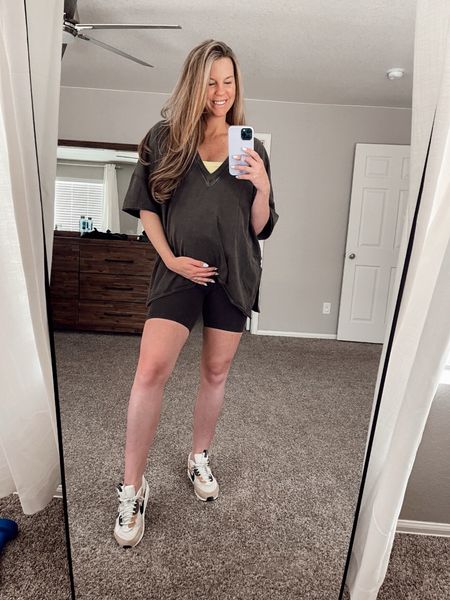 Bump friendly, maternity, sneakers, activewear, travel outfit 

Wearing a Small in the set and M/L in the crop cami underneath 

#LTKSeasonal #LTKbump #LTKshoecrush