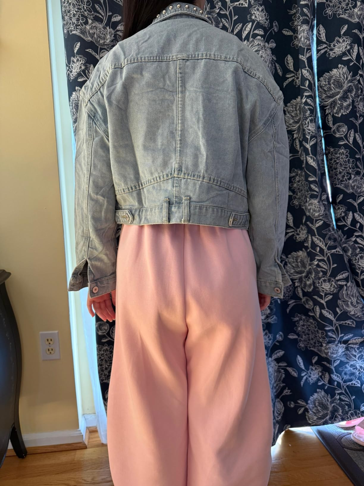 Kwoki Women's Studded Denim Jacket Casual Long Sleeve Western Distressed Rivet Cropped Jean Coat | Amazon (US)