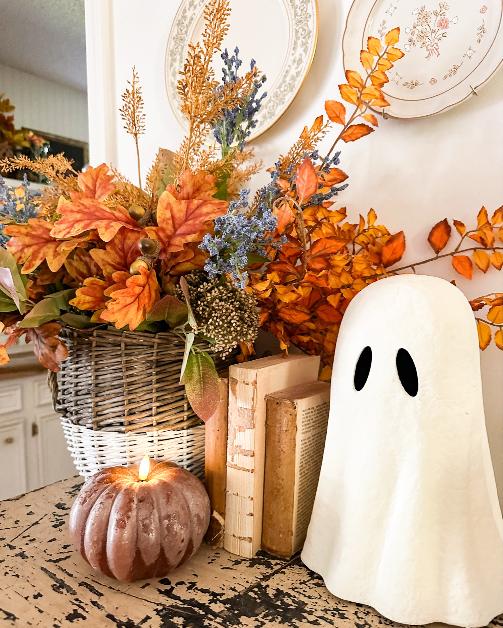 Cozy fall and Halloween decor 

#LTKHome #LTKSeasonal #LTKHalloween