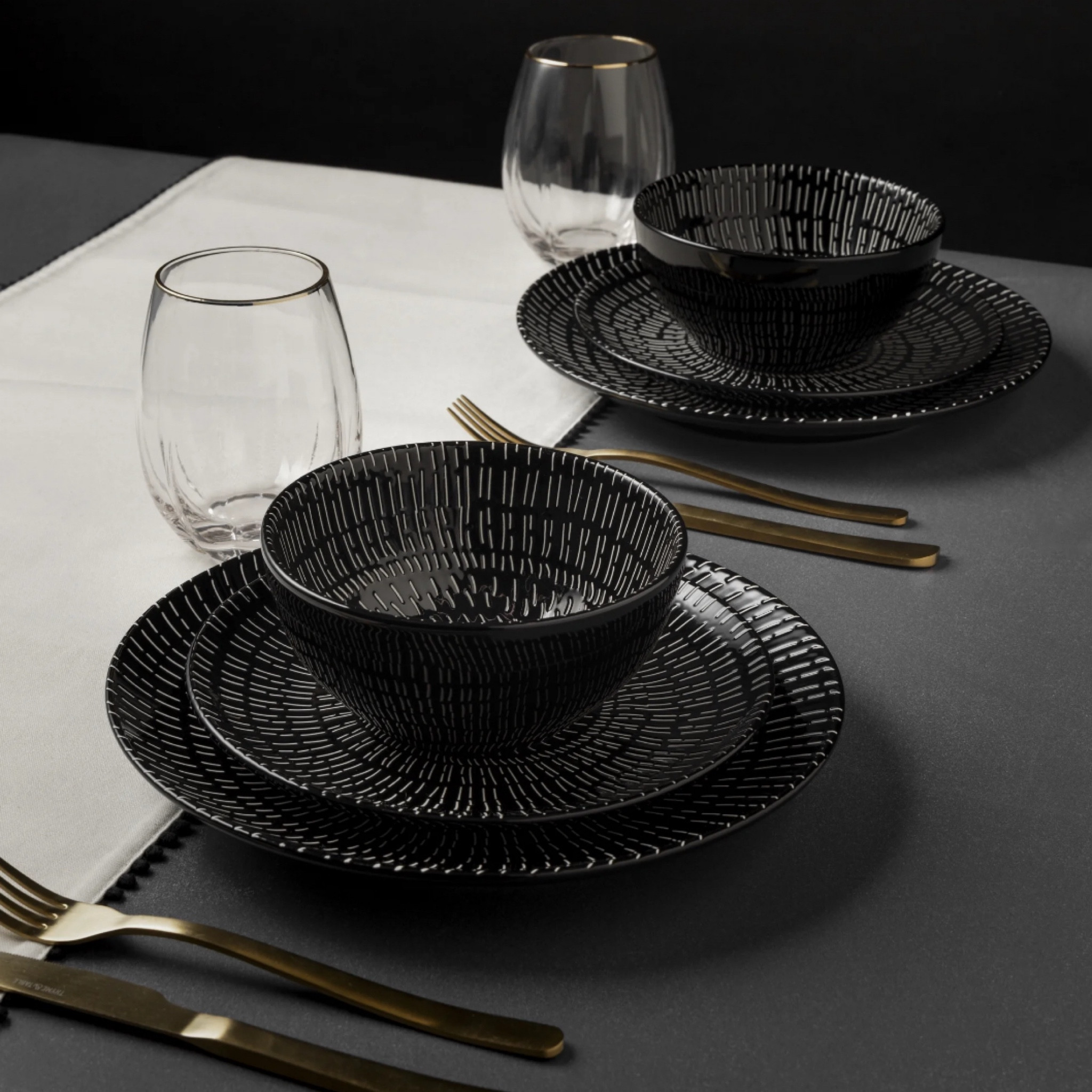 Walmart Deals
$34.88 Thyme & Table 12 Piece Stoneware Dinnerware Set

#LTKFindsUnder50 #LTKHome #LTKSaleAlert