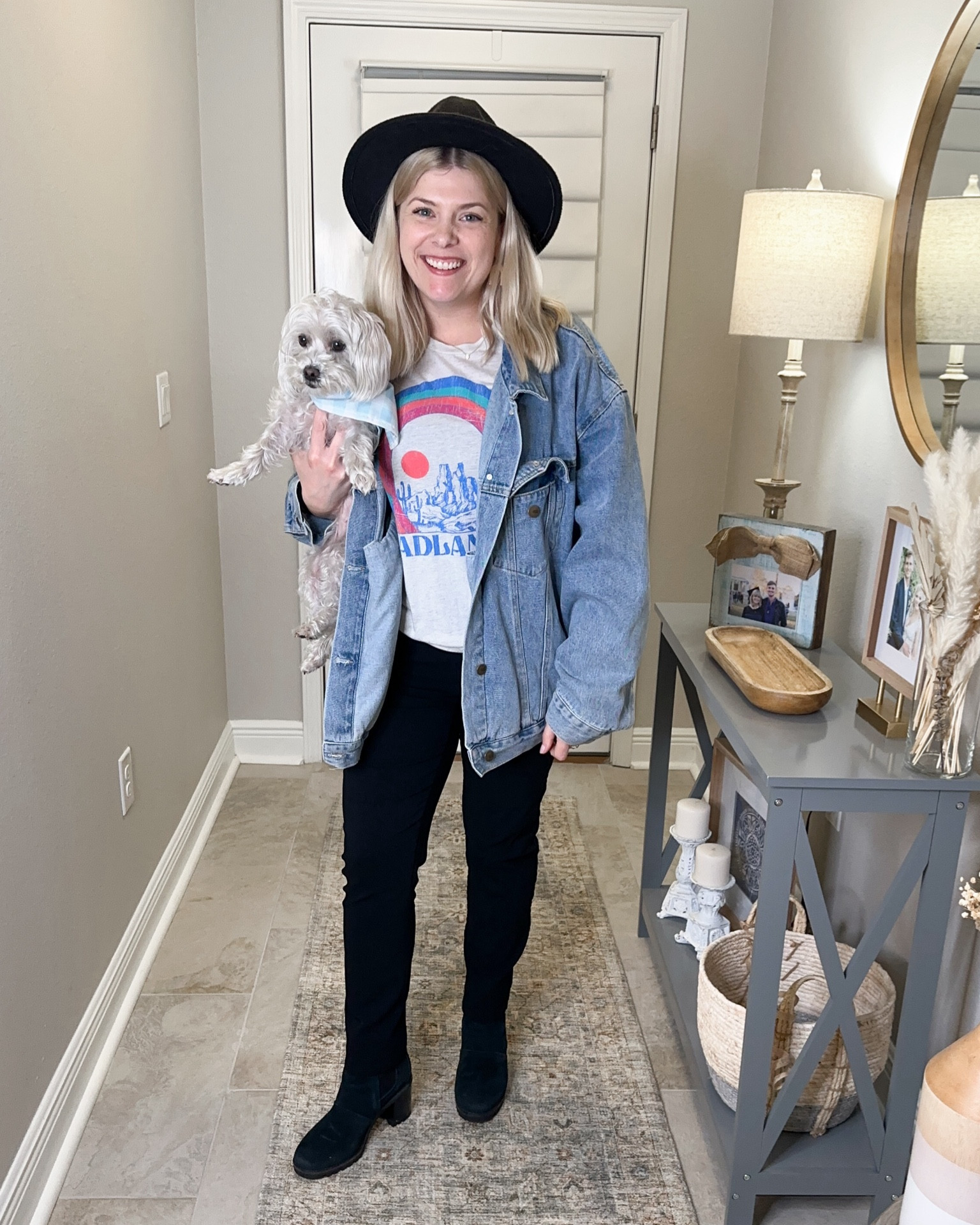 Here’s my go to look for chilly weather work days: Oversized Jean Jacket + Graphic T-shirt + Black Denim Pants 🙂


#LTKmidsize #LTKstyletip #LTKSeasonal