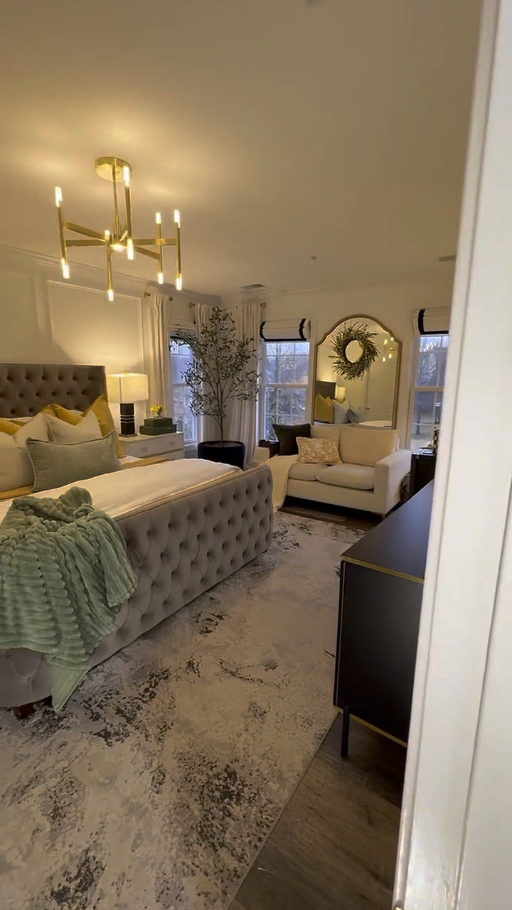 Styling my bedroom for more sunny vibes! Wayday starts tomorrow but some early deals have already dropped! Be sure to
Shop their biggest sale of the year 🙌🏾

#LTKHome #LTKSaleAlert