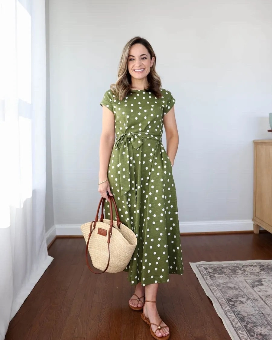 A few of my favorite petite-friendly Boden dresses for Fall!

Outfit 1:
Green polka dot dress (Boden): petite 0
Tote (Quince)
Sandals (Dolce Vita): tts

Outfit 2:
Floral midi (Boden): petite 0
Shoes (Dolce Vita): true to size

Outfit 3:
Dress (Boden): petite 0
Tote (Quince)
Ballet flats: tts

Outfit 4:
Orange dress (Boden): petite 0
Shoes (Dolce Vita): true to size

Petite fashion, fall dresses, teacher outfits

#LTKPetite #LTKSeasonal #LTKootd