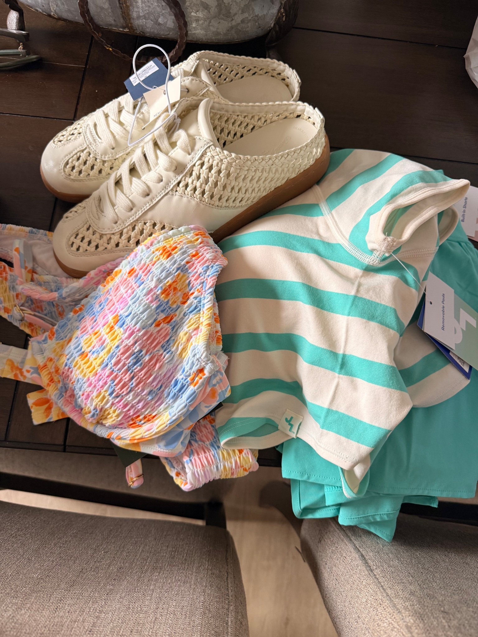 A little color for spring break.. and the crop has a built in bra ✨🙏🏼… 

#LTKmomlife #LTKSaleAlert #LTKTravel