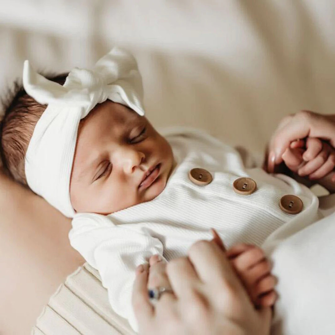 Pearl White Ribbed Bamboo Baby Knot Gown & Hat | Caden Lane