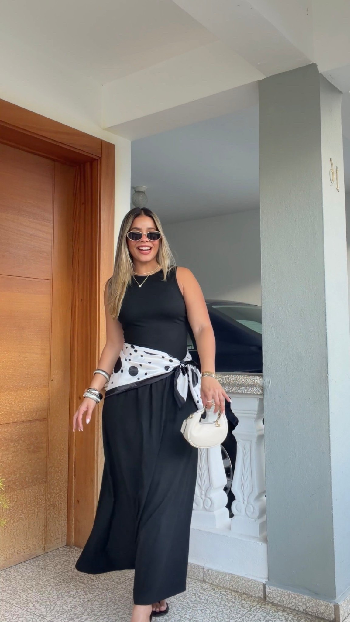 Vacation look with scarf 
.
Estoy usando size Small en el vestido 